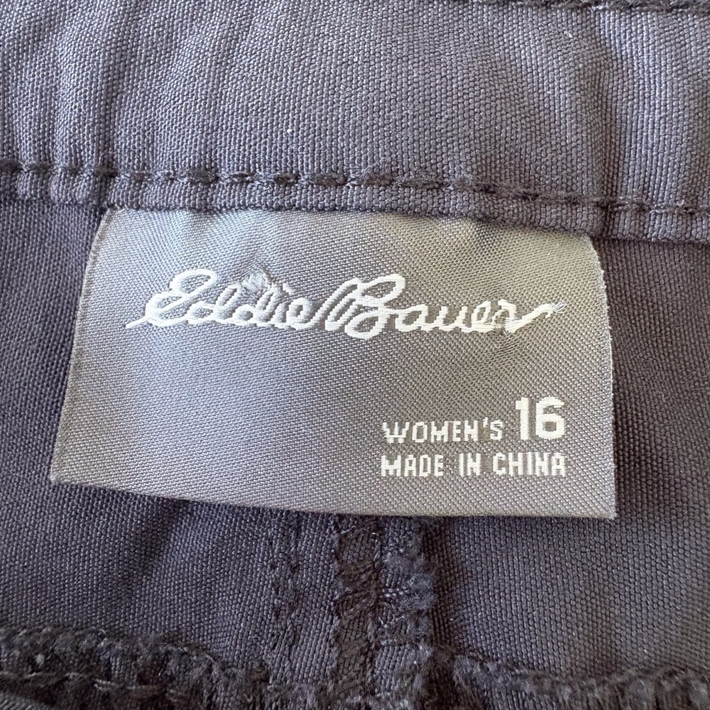 Eddie Bauer Size 16 Black Hiking Shorts 7” Inseam Outdoors Utility Activewear - Picture 2 of 13